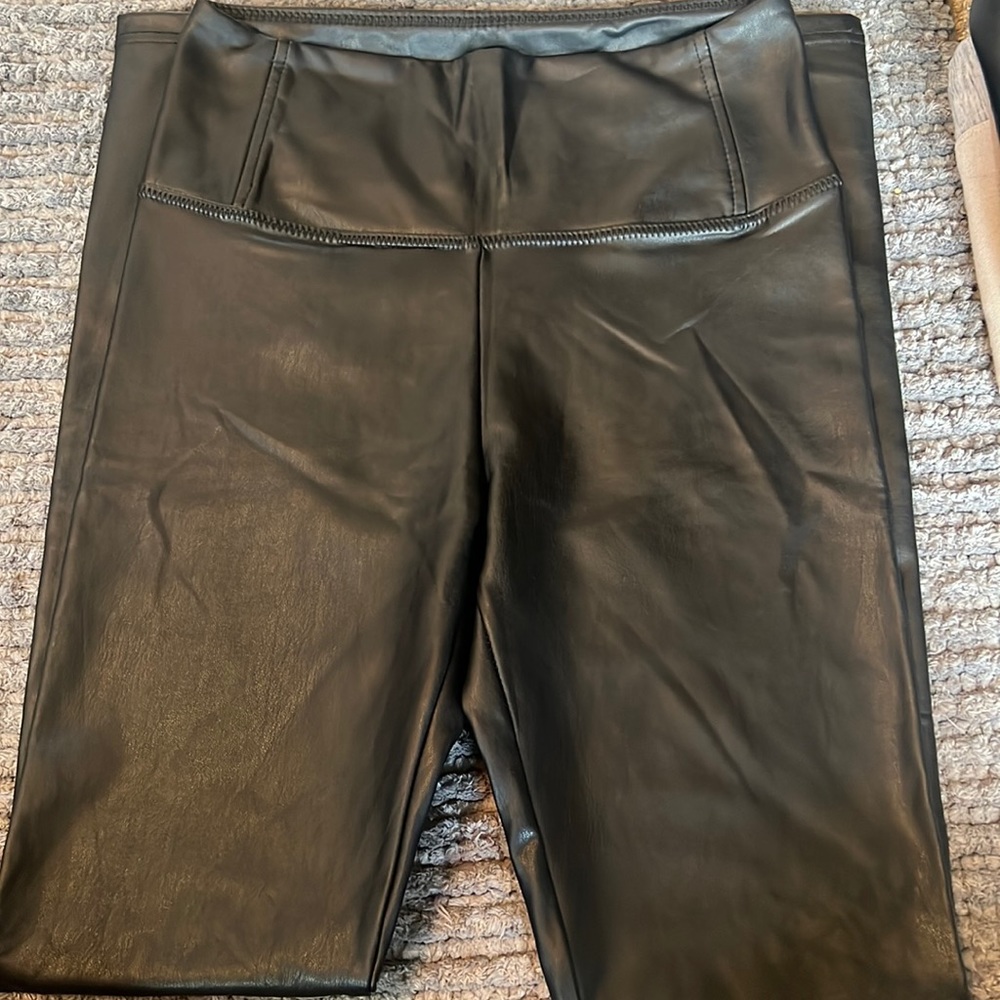 Bagatelle NYC Leather Leggings. Skinny